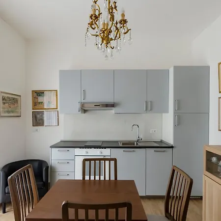 Casa Degli Artisti 1 Daire